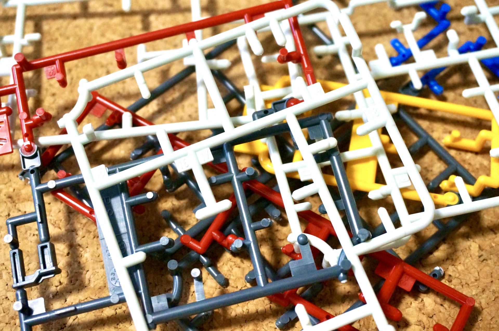 プラモデルを売るタイミングと買取相場が動く仕組みを解説